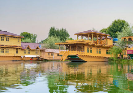 Amritsar to Patnitop Srinagar 7 Days Tour
